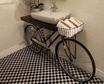 bike-sink-upcycle-bicycle-unique-black-and-white-bathroom